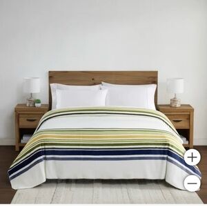Pendleton White Blanket with Navy, Olive & Mustard Stripes